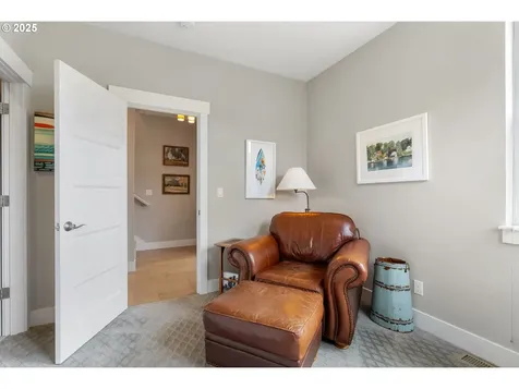 3990 Carr Drive Hood River OR 97031