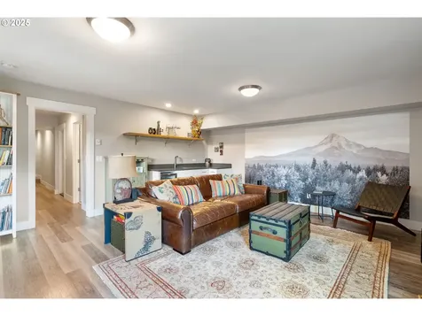 3990 Carr Drive Hood River OR 97031