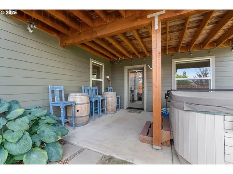 3990 Carr Drive Hood River OR 97031