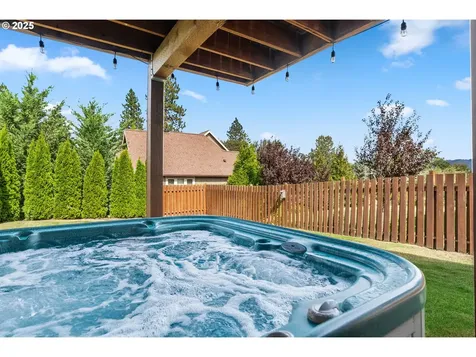 3990 Carr Drive Hood River OR 97031