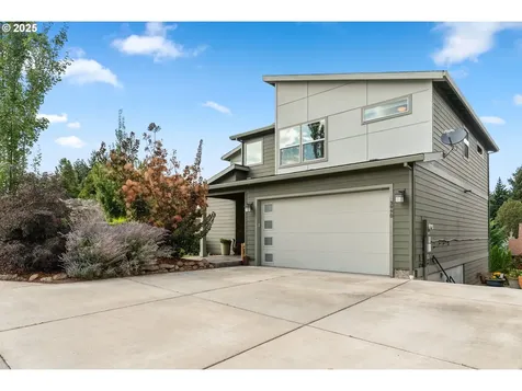 3990 Carr Drive Hood River OR 97031