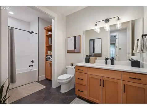 211 NW 235th Street Ridgefield WA 98642