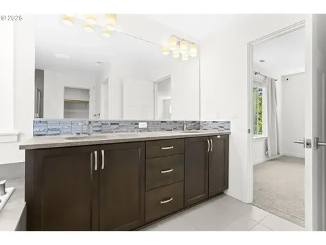 934 SW Draper Terrace Beaverton OR 97003