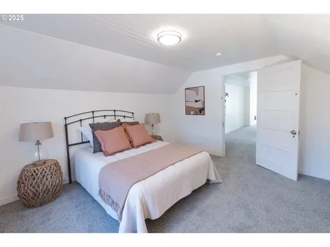 1920 N Farragut Street Portland OR 97217