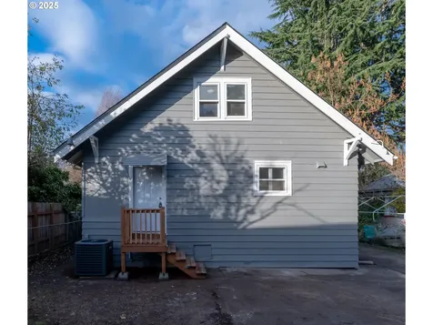 1920 N Farragut Street Portland OR 97217