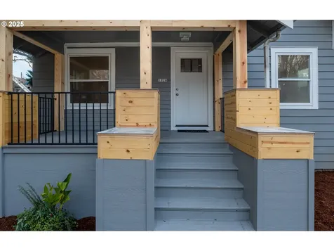 1920 N Farragut Street Portland OR 97217