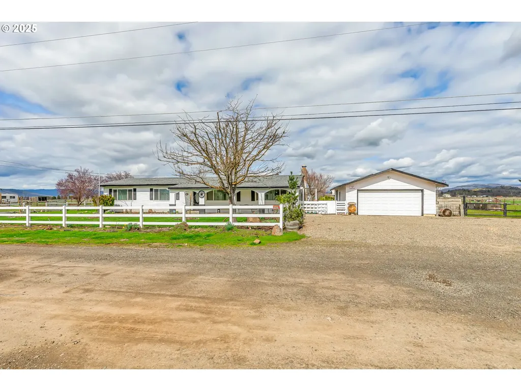 4423 Avenue E White City OR 97503