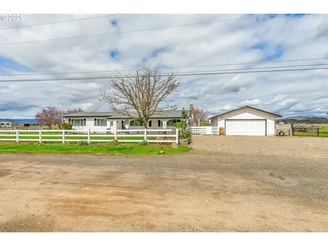 4423 Avenue E White City OR 97503