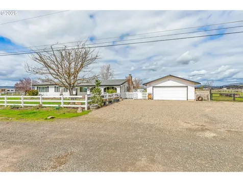 4423 Avenue E White City OR 97503