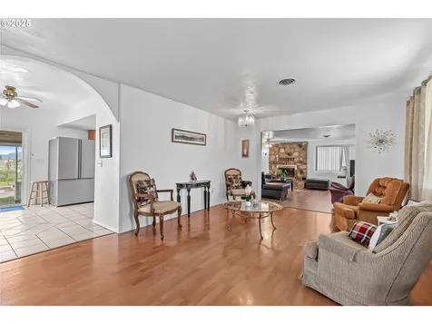 4423 Avenue E White City OR 97503