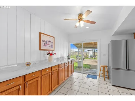 4423 Avenue E White City OR 97503