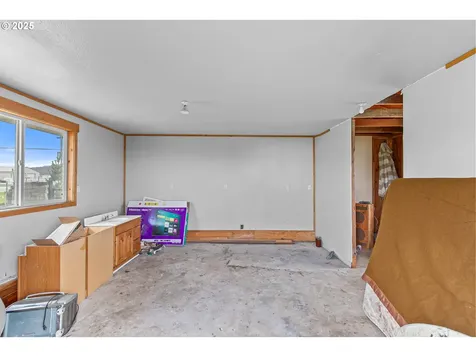 4423 Avenue E White City OR 97503
