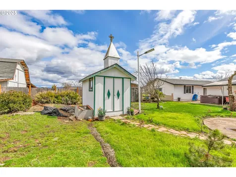 4423 Avenue E White City OR 97503