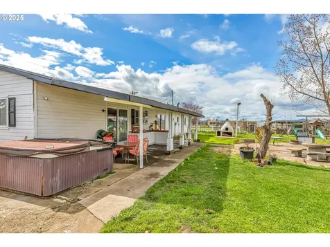 4423 Avenue E White City OR 97503