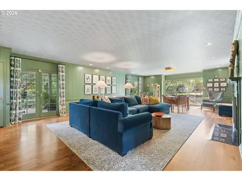 4192 SW Greenleaf Drive Portland OR 97221