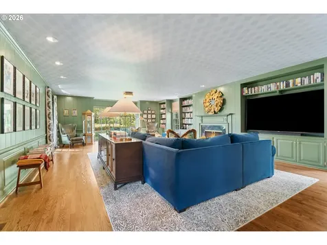 4192 SW Greenleaf Drive Portland OR 97221