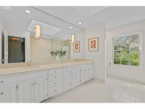 4192 SW Greenleaf Drive Portland OR 97221