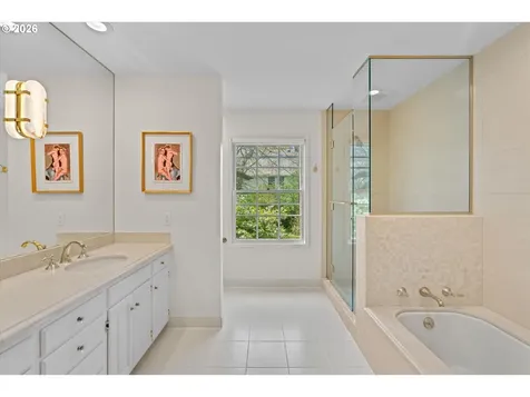 4192 SW Greenleaf Drive Portland OR 97221