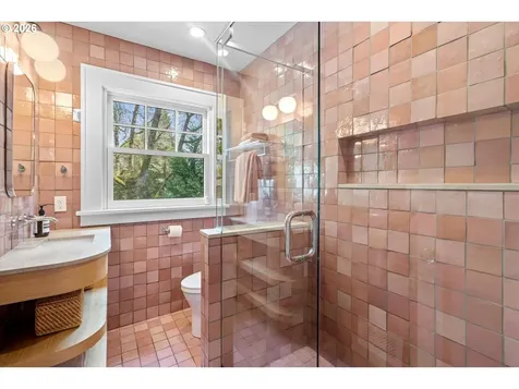 4192 SW Greenleaf Drive Portland OR 97221
