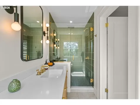 4192 SW Greenleaf Drive Portland OR 97221