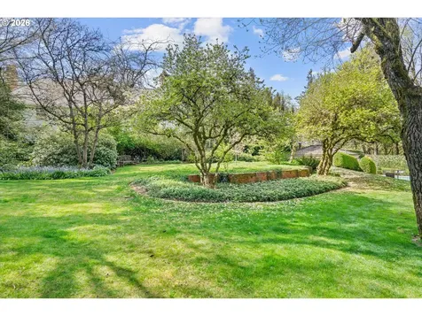 4192 SW Greenleaf Drive Portland OR 97221