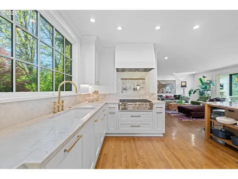 4192 SW Greenleaf Drive Portland OR 97221