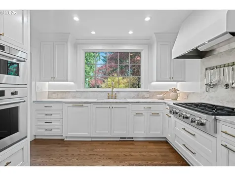 4192 SW Greenleaf Drive Portland OR 97221