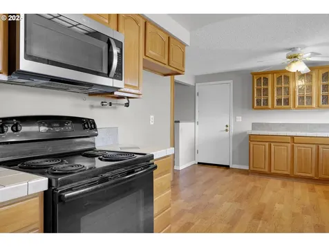 1266 Kenray Loop Springfield OR 97477
