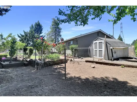 1266 Kenray Loop Springfield OR 97477