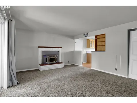 1266 Kenray Loop Springfield OR 97477