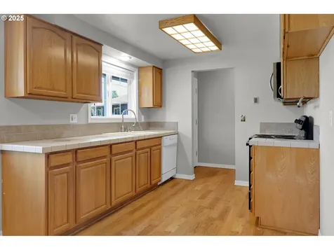 1266 Kenray Loop Springfield OR 97477
