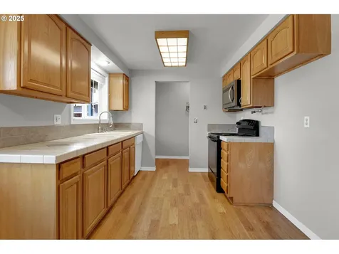 1266 Kenray Loop Springfield OR 97477