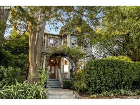 1123 NE Tillamook Street Portland OR 97212