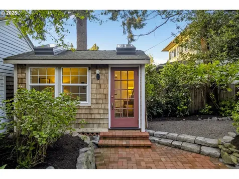 1123 NE Tillamook Street Portland OR 97212