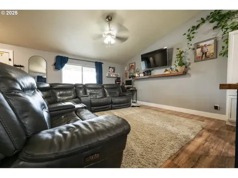 1468 NE Sandstone Avenue Hermiston OR 97838