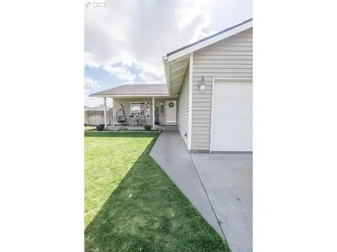 1468 NE Sandstone Avenue Hermiston OR 97838