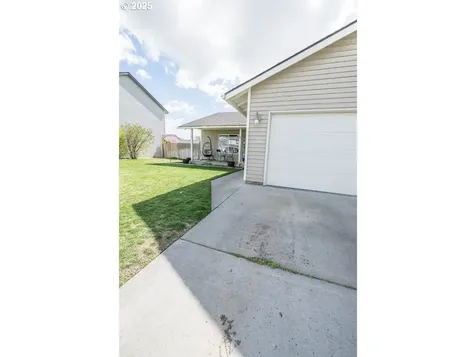 1468 NE Sandstone Avenue Hermiston OR 97838