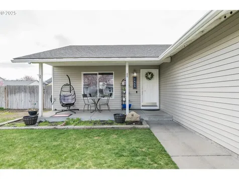 1468 NE Sandstone Avenue Hermiston OR 97838