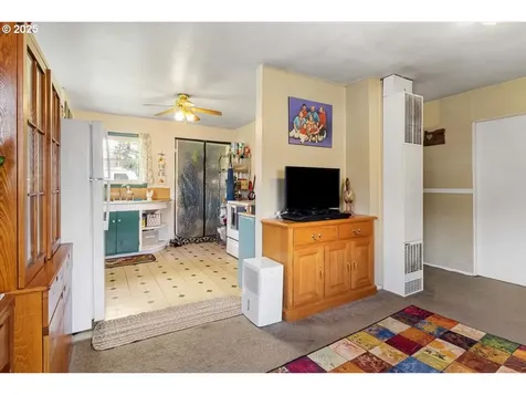 584 SE 5th Avenue Mill City OR 97360