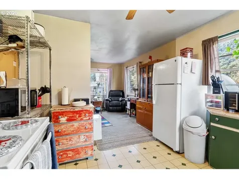 584 SE 5th Avenue Mill City OR 97360