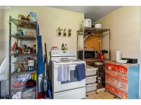 584 SE 5th Avenue Mill City OR 97360