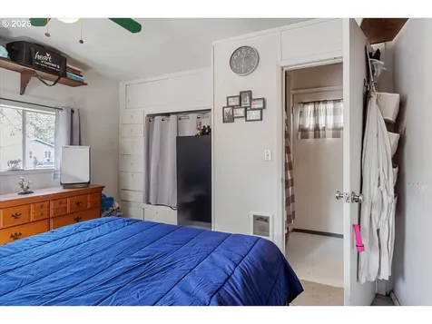 584 SE 5th Avenue Mill City OR 97360