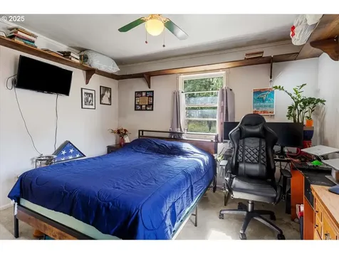 584 SE 5th Avenue Mill City OR 97360