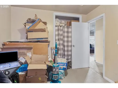 584 SE 5th Avenue Mill City OR 97360