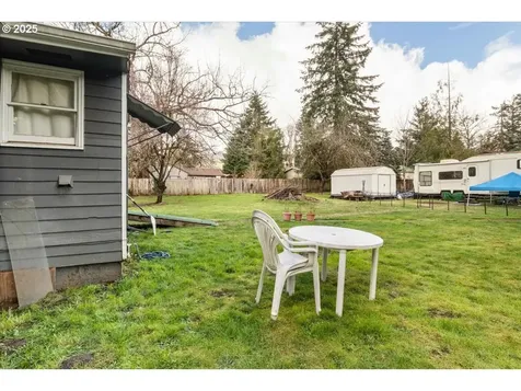 584 SE 5th Avenue Mill City OR 97360
