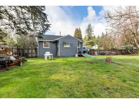 584 SE 5th Avenue Mill City OR 97360