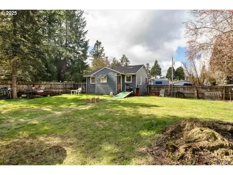 584 SE 5th Avenue Mill City OR 97360