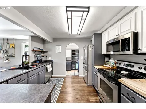 2172 Fireside Court Springfield OR 97477