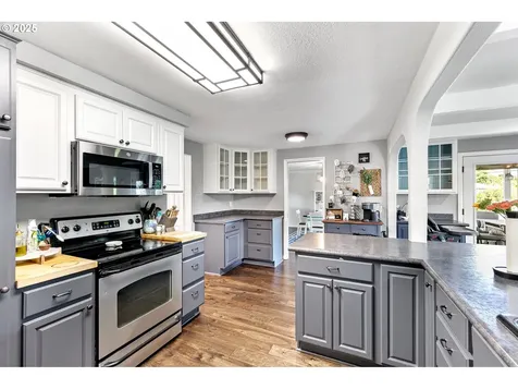 2172 Fireside Court Springfield OR 97477