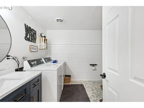 2172 Fireside Court Springfield OR 97477